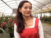 奥野あさみ　４年間ご無沙汰の花を栽培するする五十路のお母さん（fc2動画）
